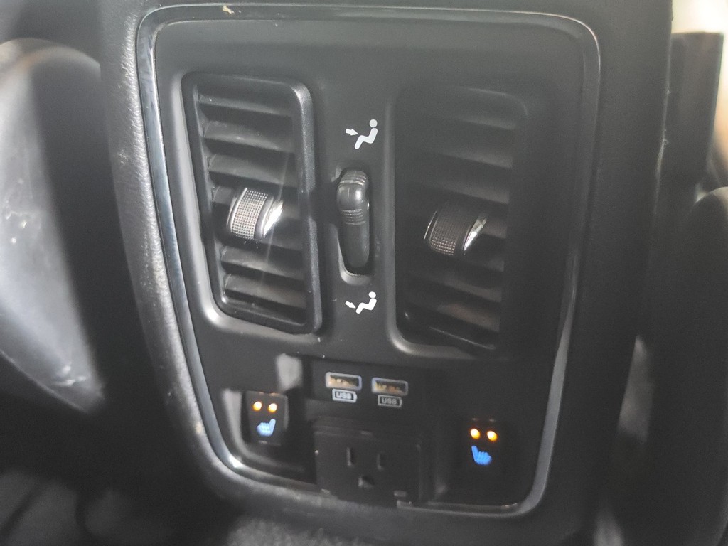 Jeep Grand Cherokee Vehicle Full-screen Gallery Image 12