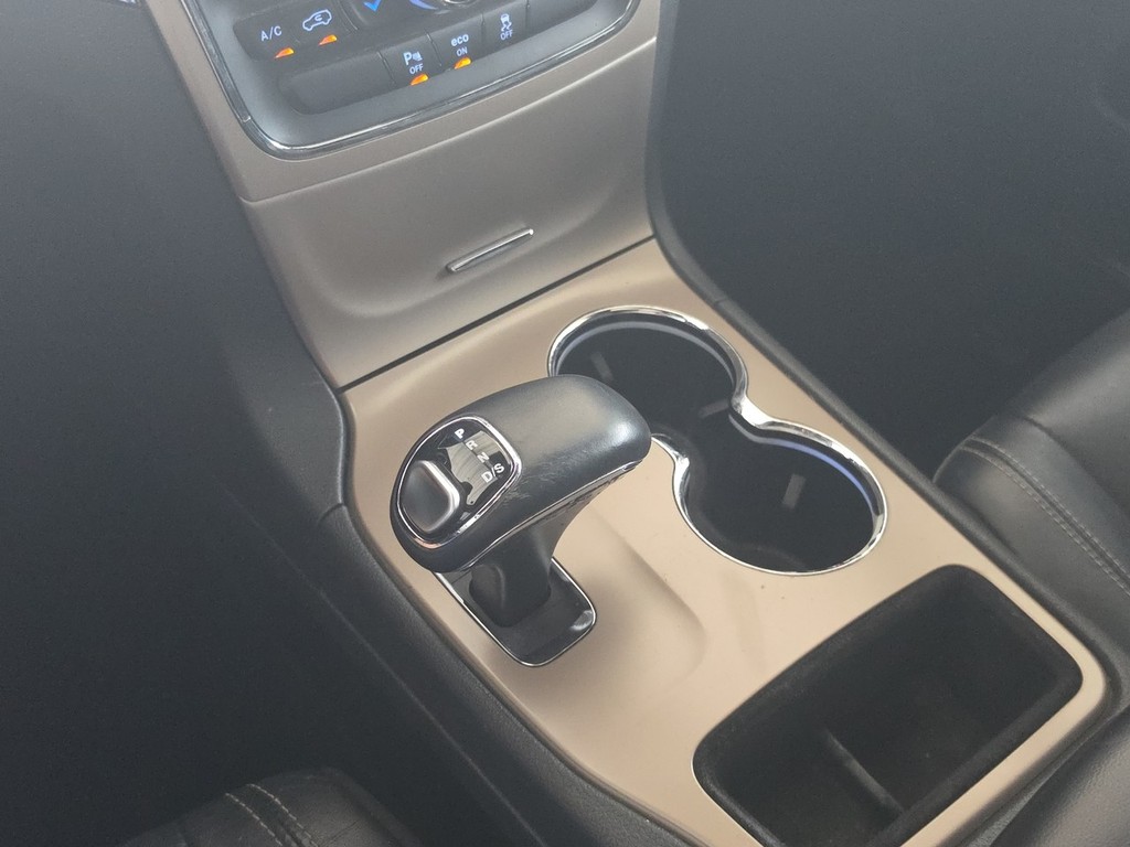 Jeep Grand Cherokee Vehicle Full-screen Gallery Image 17