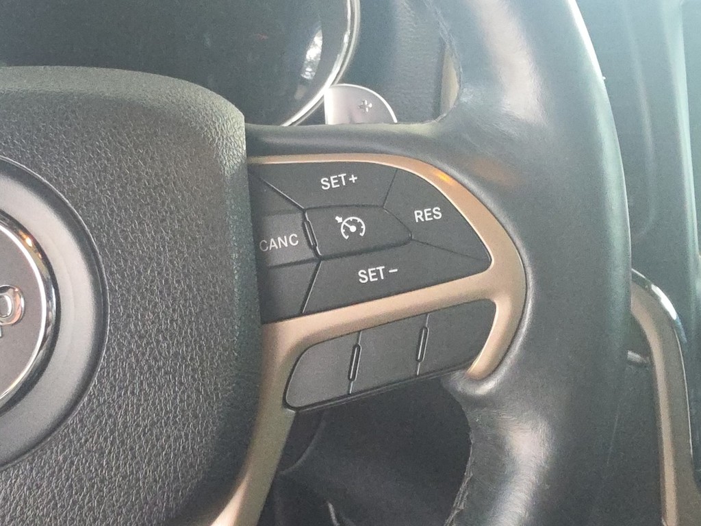 Jeep Grand Cherokee Vehicle Full-screen Gallery Image 29