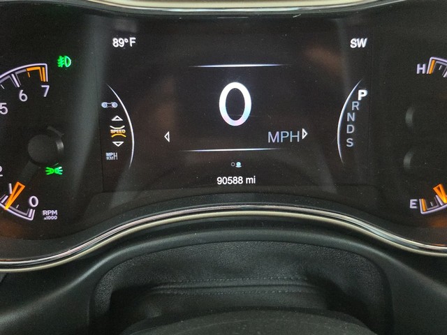 Jeep Grand Cherokee Vehicle Full-screen Gallery Image 30