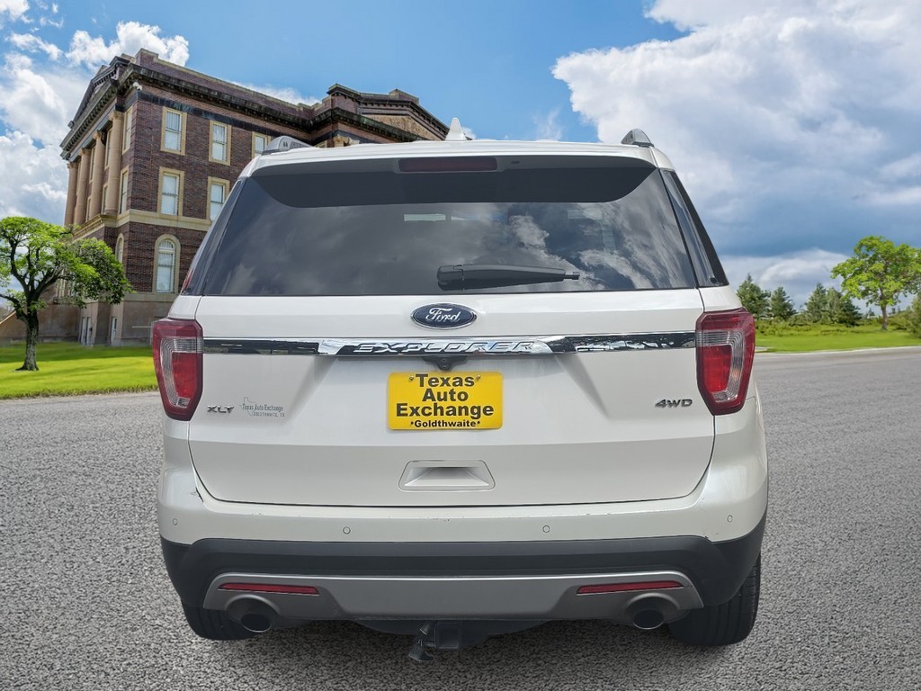 2017 Ford Explorer XLT - Photo 4