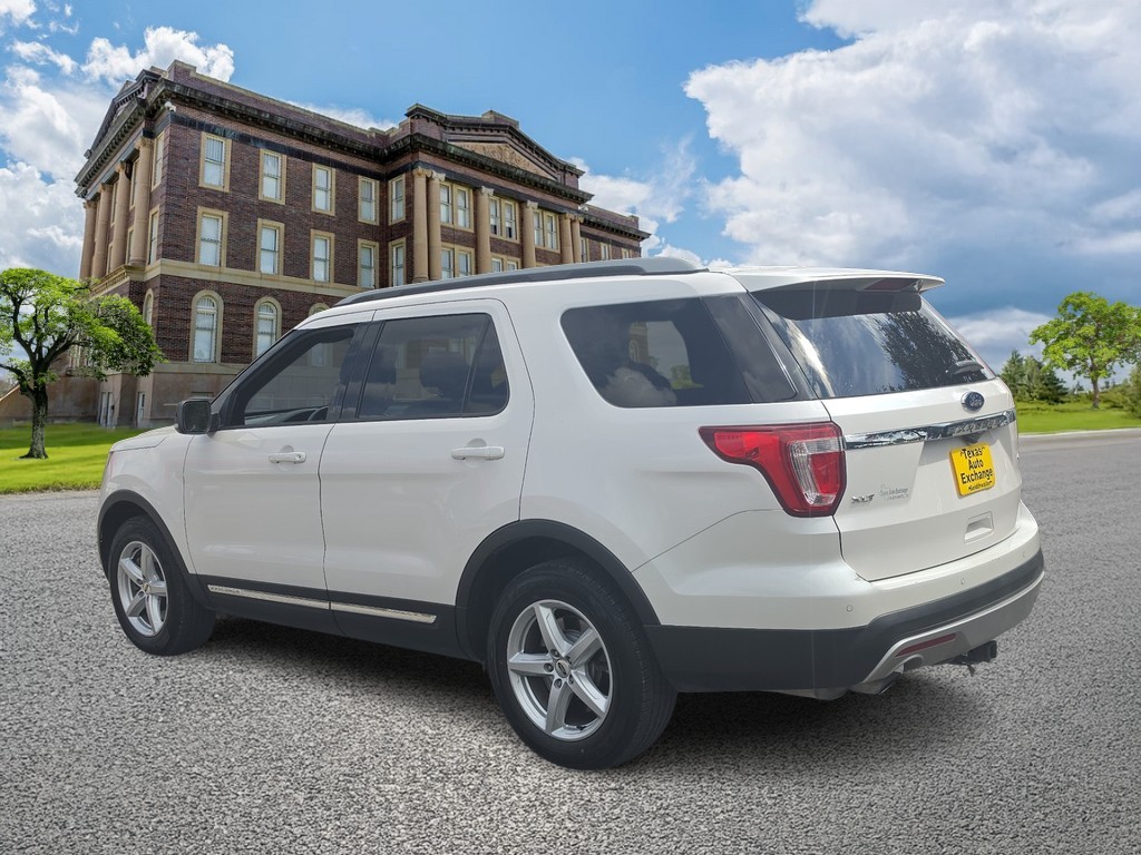 2017 Ford Explorer XLT - Photo 6