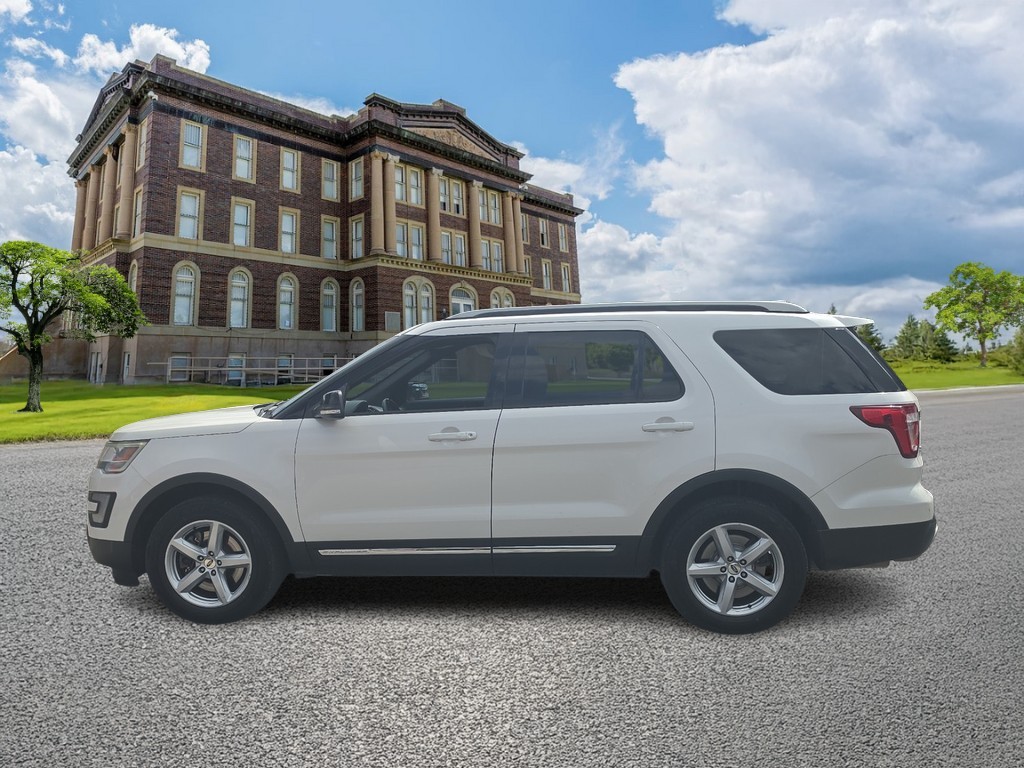2017 Ford Explorer XLT - Photo 7