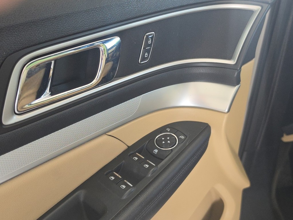 2017 Ford Explorer XLT - Photo 25