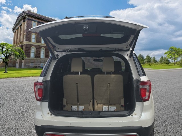 Ford Explorer Vehicle Full-screen Gallery Image 05