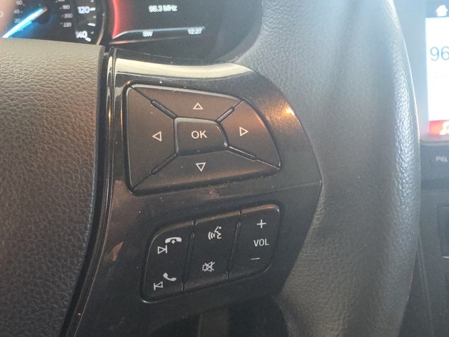 Ford Explorer Vehicle Full-screen Gallery Image 29