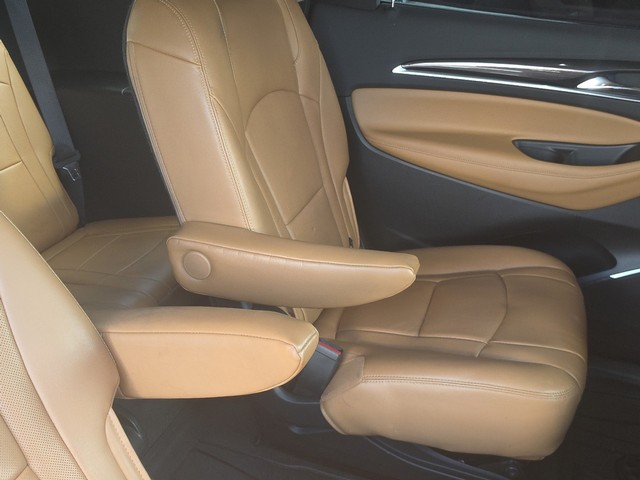 Buick Enclave Vehicle Full-screen Gallery Image 13