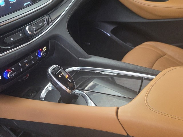 Buick Enclave Vehicle Full-screen Gallery Image 17