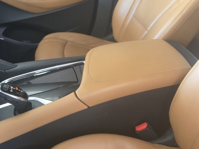 Buick Enclave Vehicle Full-screen Gallery Image 18