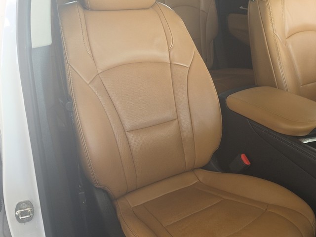Buick Enclave Vehicle Full-screen Gallery Image 19