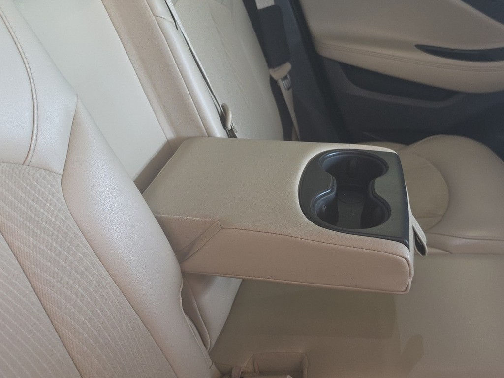 Buick Envision Vehicle Full-screen Gallery Image 12