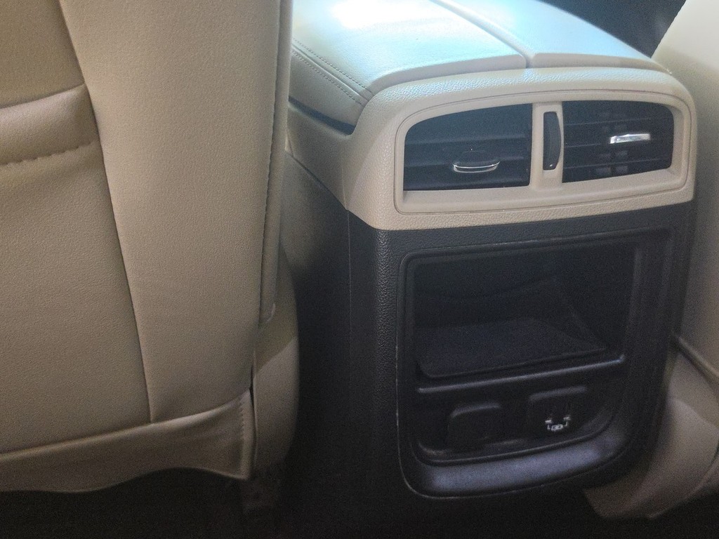 Buick Envision Vehicle Full-screen Gallery Image 13