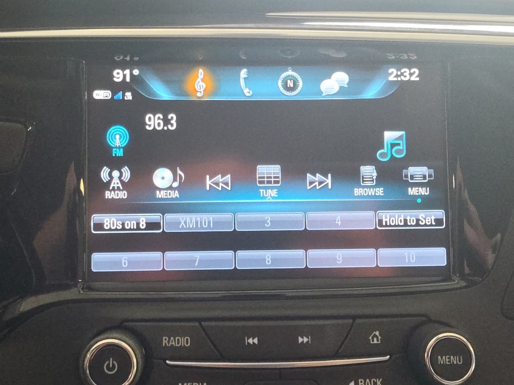 Buick Envision Vehicle Full-screen Gallery Image 16