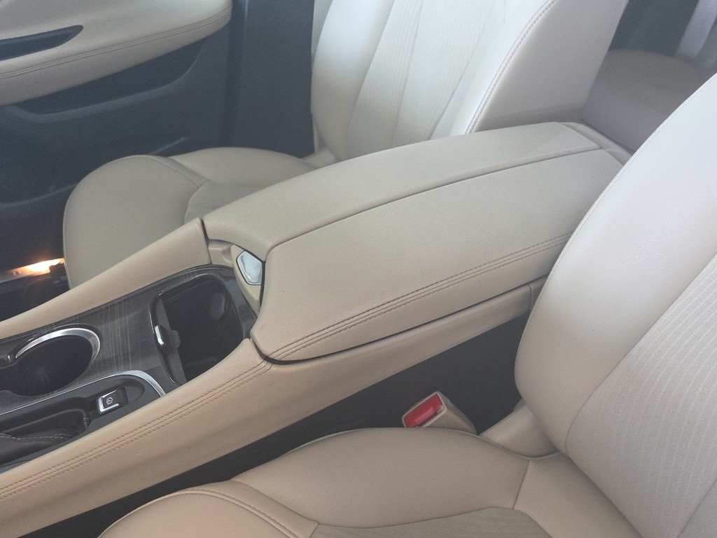 Buick Envision Vehicle Full-screen Gallery Image 18