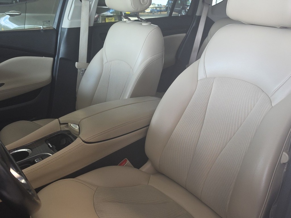 Buick Envision Vehicle Full-screen Gallery Image 20