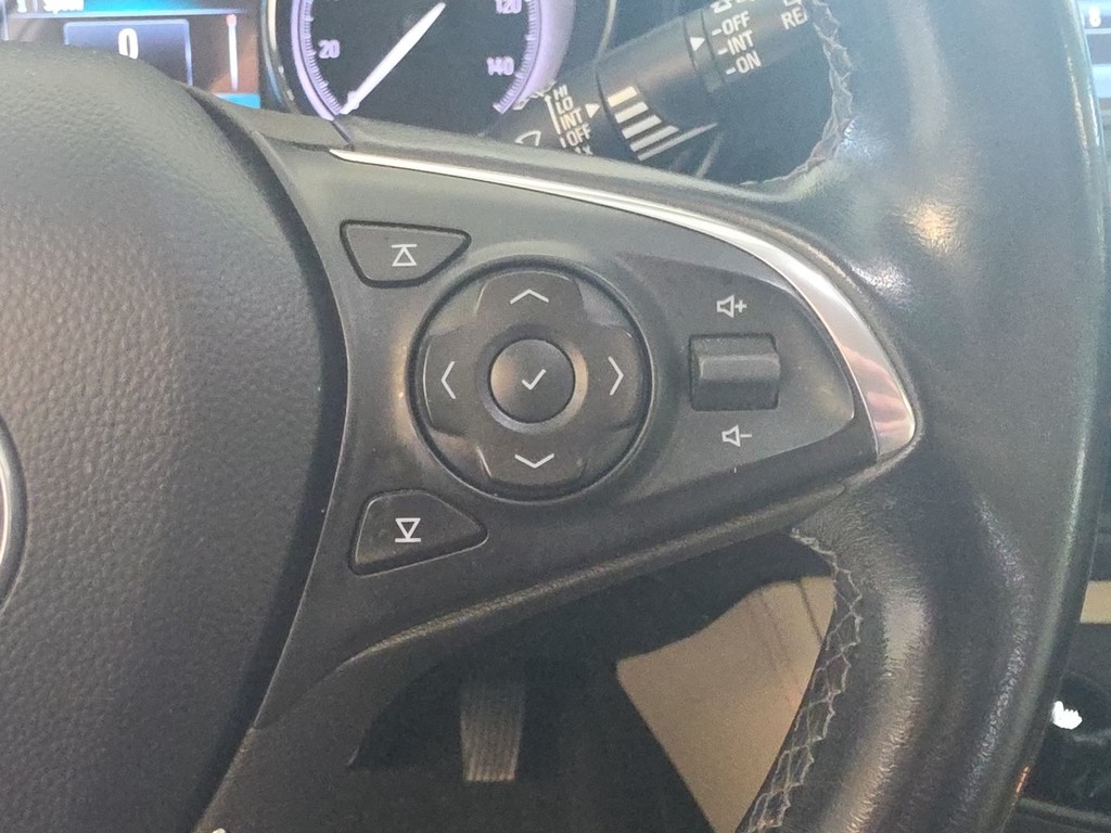 Buick Envision Vehicle Full-screen Gallery Image 29
