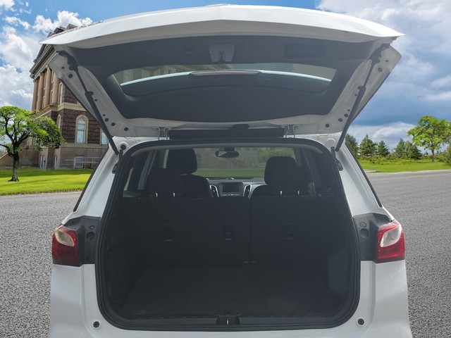 Chevrolet Equinox Vehicle Full-screen Gallery Image 5