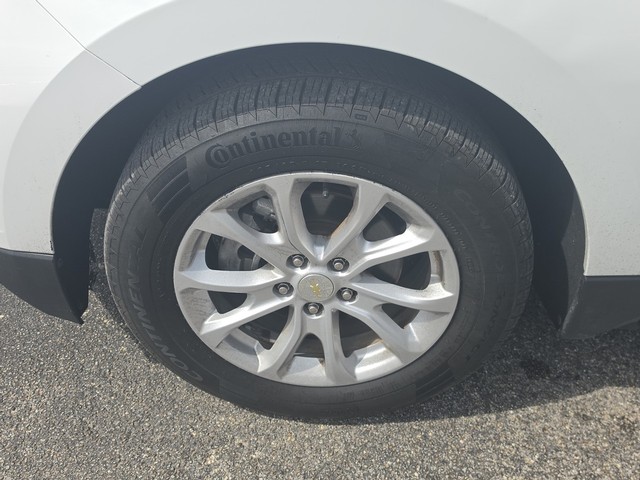 Chevrolet Equinox Vehicle Full-screen Gallery Image 10