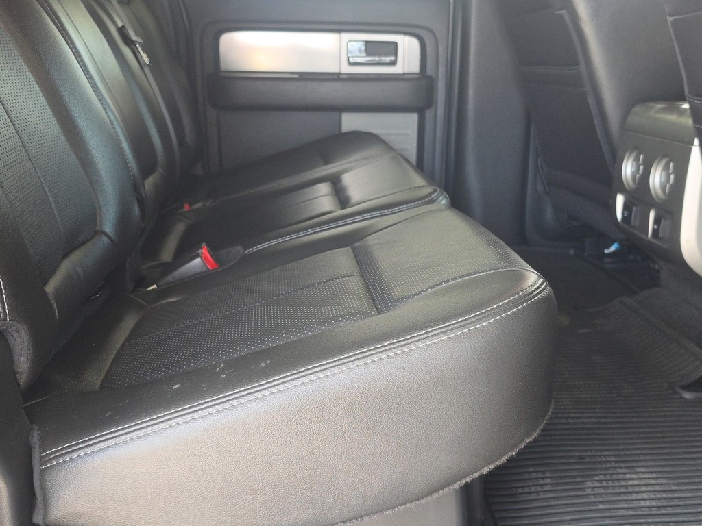 Ford F-150 Vehicle Full-screen Gallery Image 10