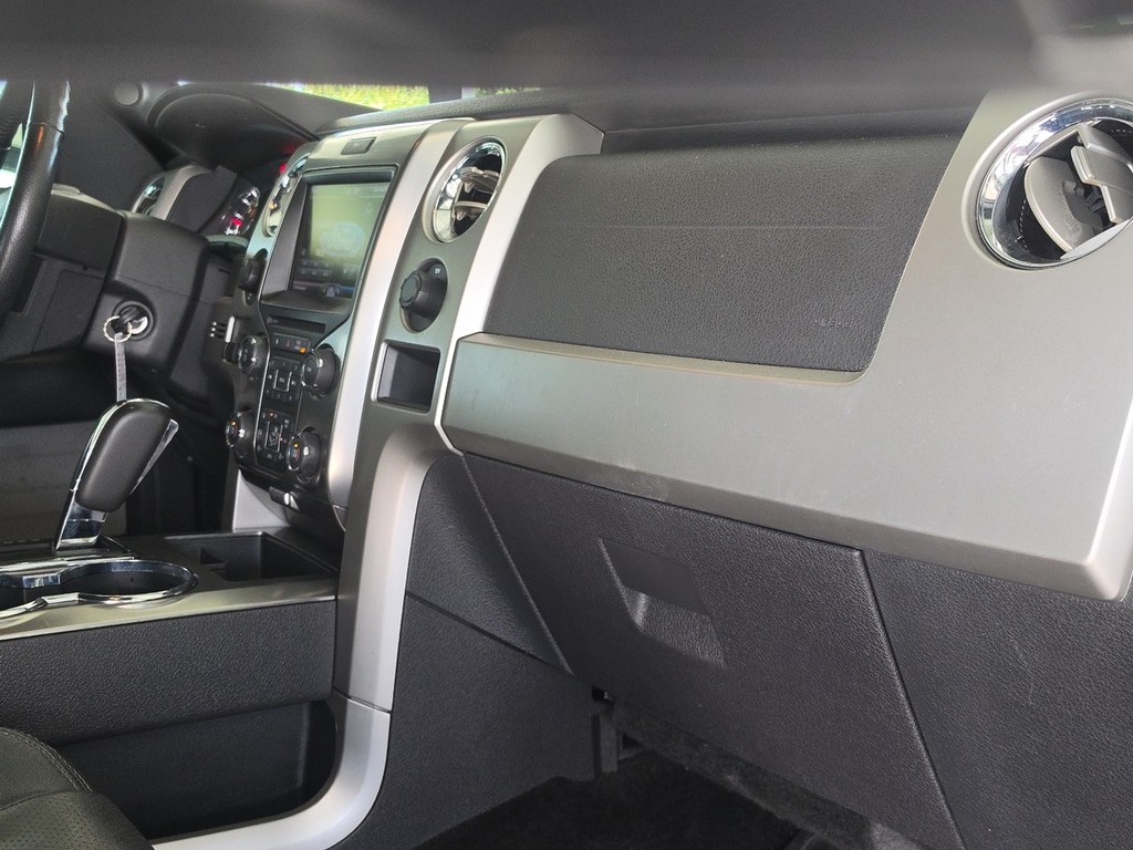 Ford F-150 Vehicle Full-screen Gallery Image 13
