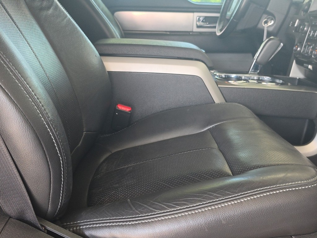 Ford F-150 Vehicle Full-screen Gallery Image 21