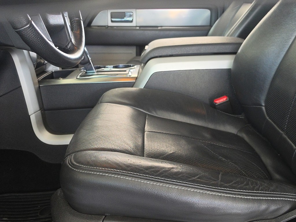 Ford F-150 Vehicle Full-screen Gallery Image 22