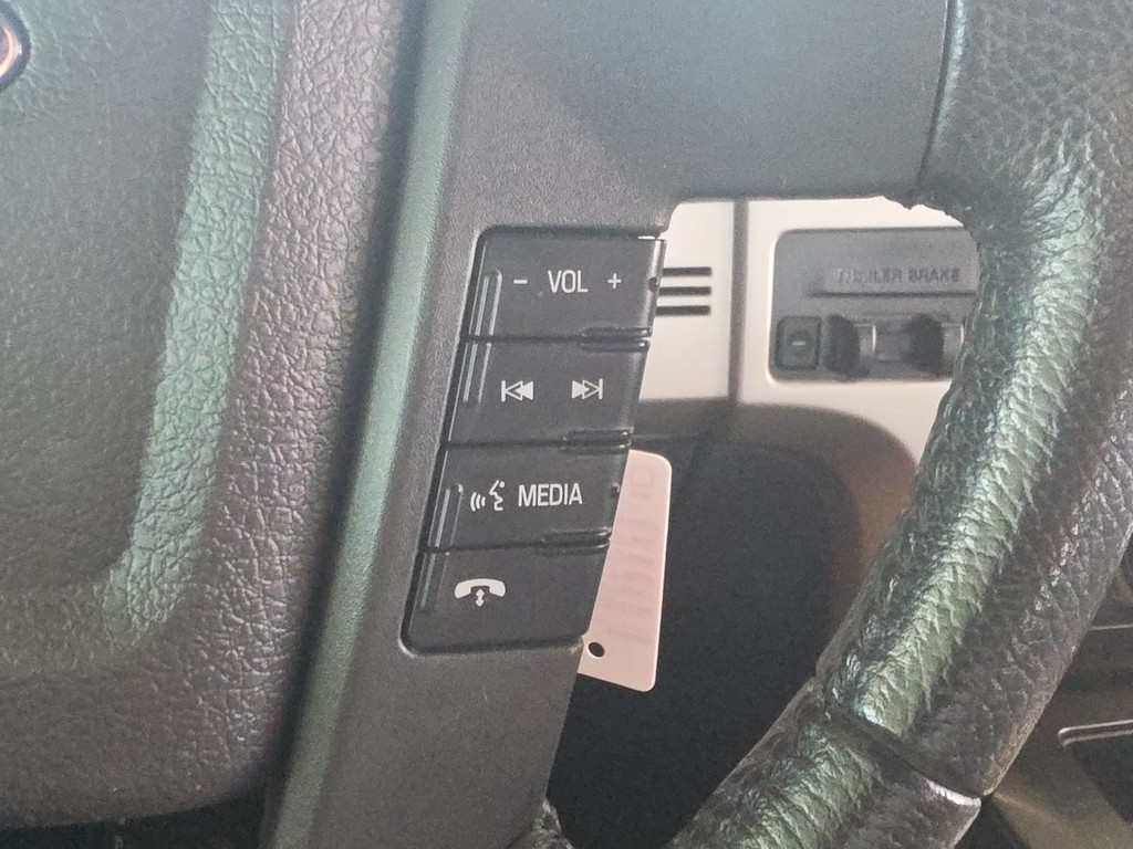 Ford F-150 Vehicle Full-screen Gallery Image 28