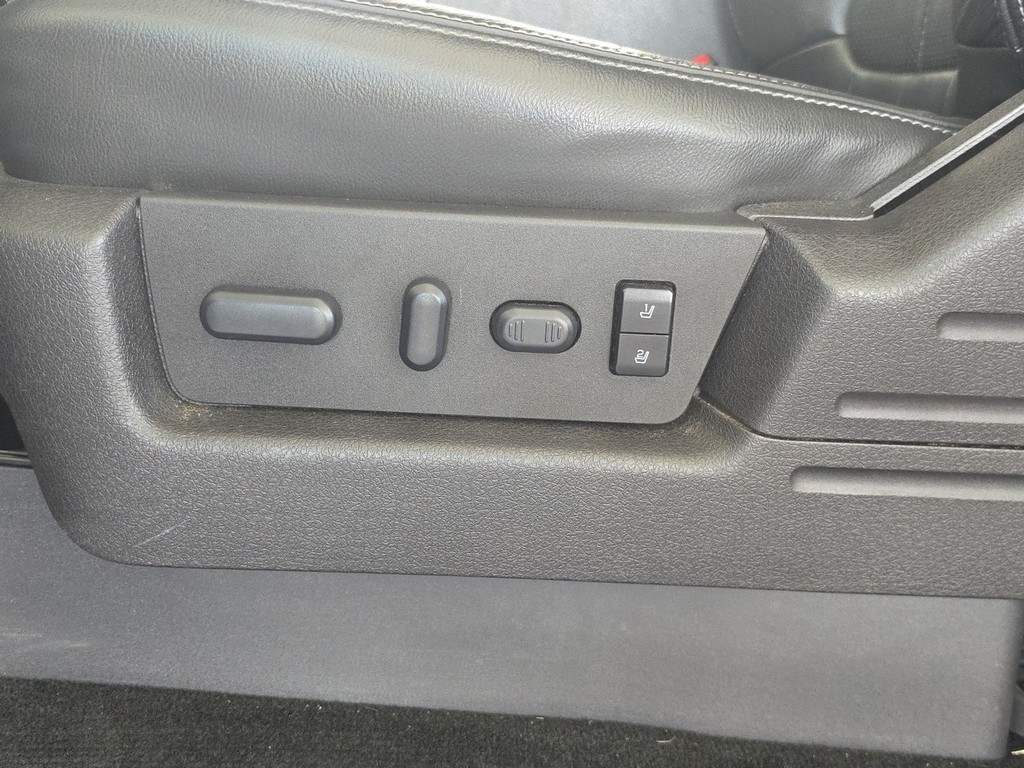Ford F-150 Vehicle Full-screen Gallery Image 30