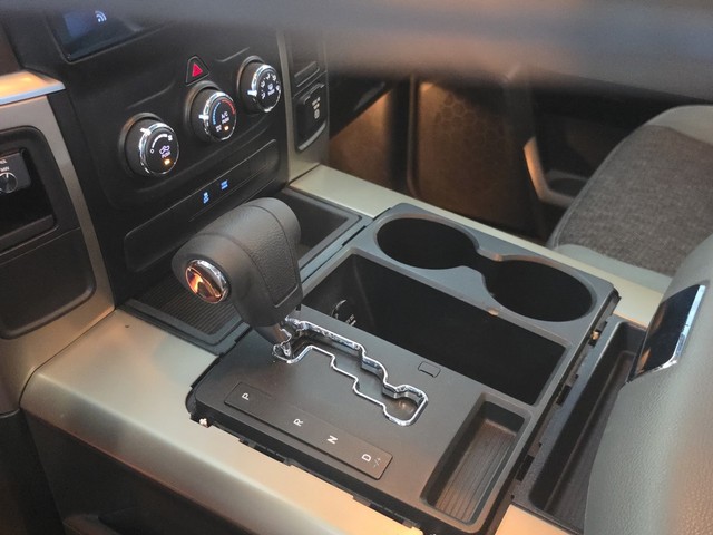 Ram 1500 Vehicle Full-screen Gallery Image 17
