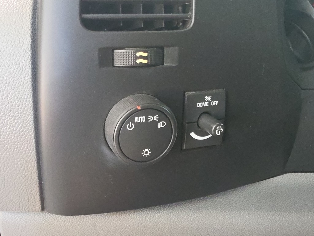 Chevrolet Silverado 1500 Vehicle Full-screen Gallery Image 21