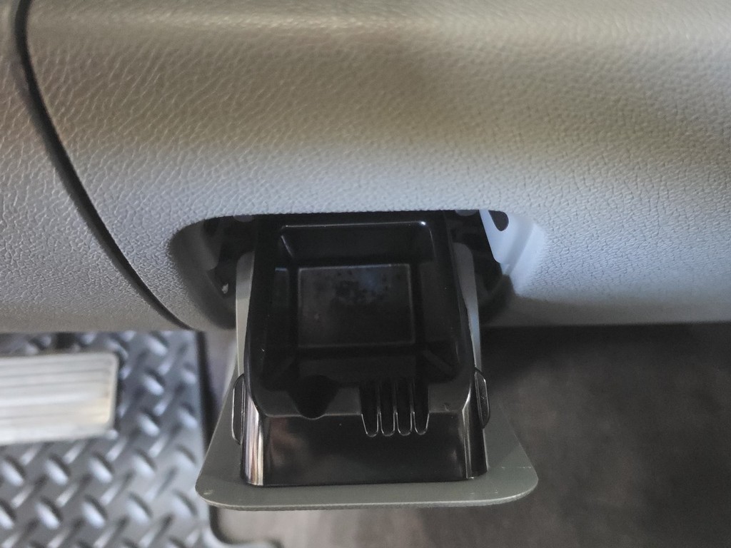 Chevrolet Silverado 1500 Vehicle Full-screen Gallery Image 32