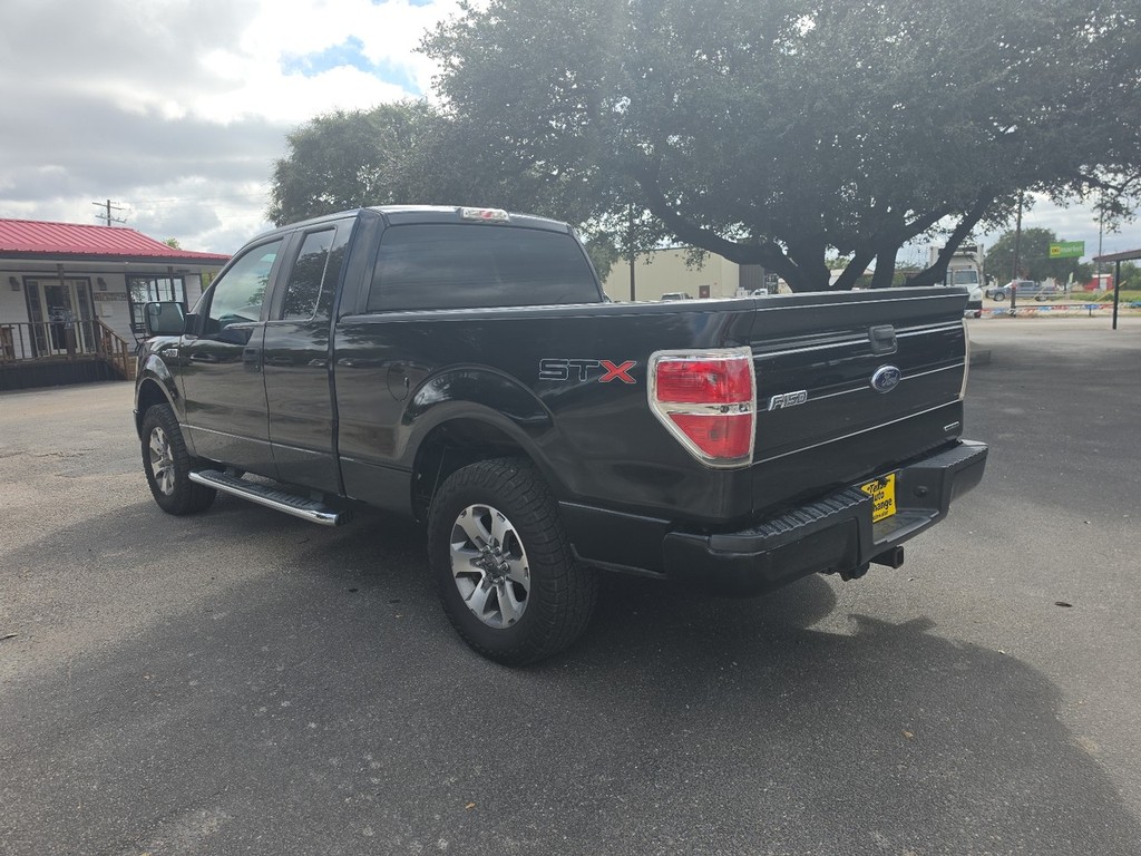 Ford F-150 Vehicle Full-screen Gallery Image 6