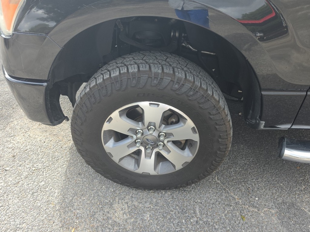 Ford F-150 Vehicle Full-screen Gallery Image 7