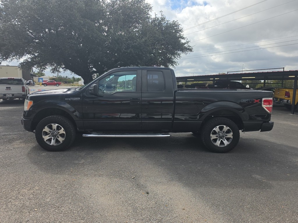 Ford F-150 Vehicle Full-screen Gallery Image 8
