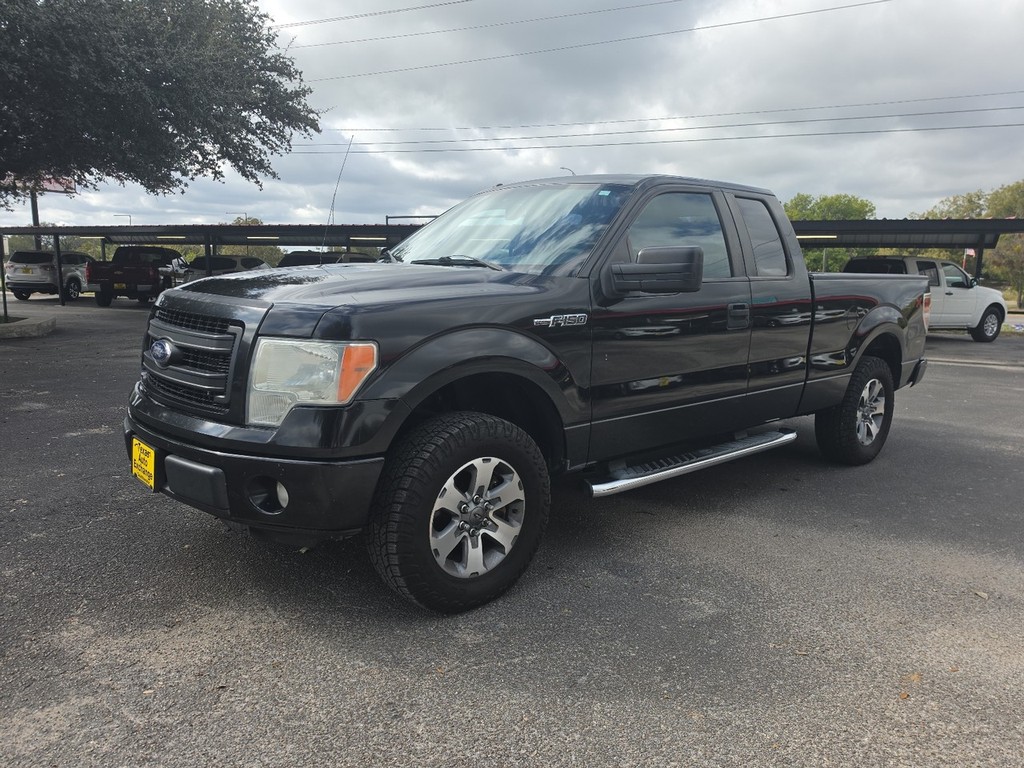 Ford F-150 Vehicle Full-screen Gallery Image 9