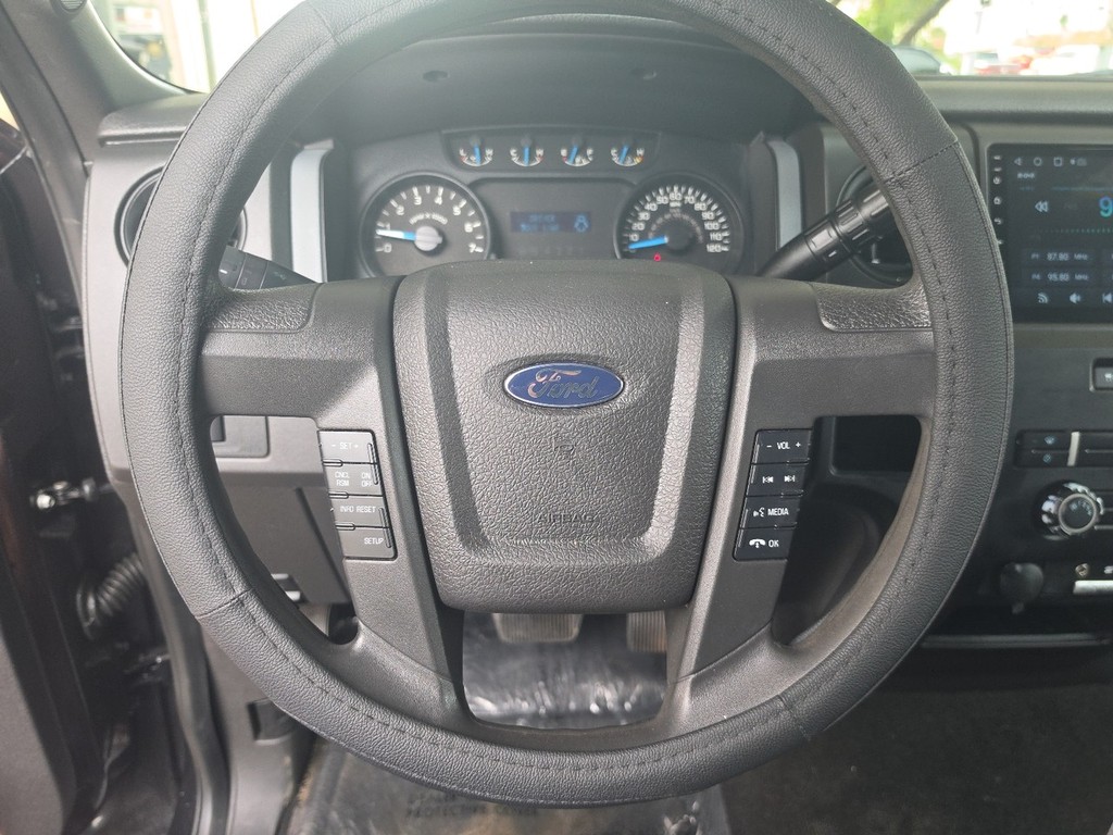 Ford F-150 Vehicle Full-screen Gallery Image 15