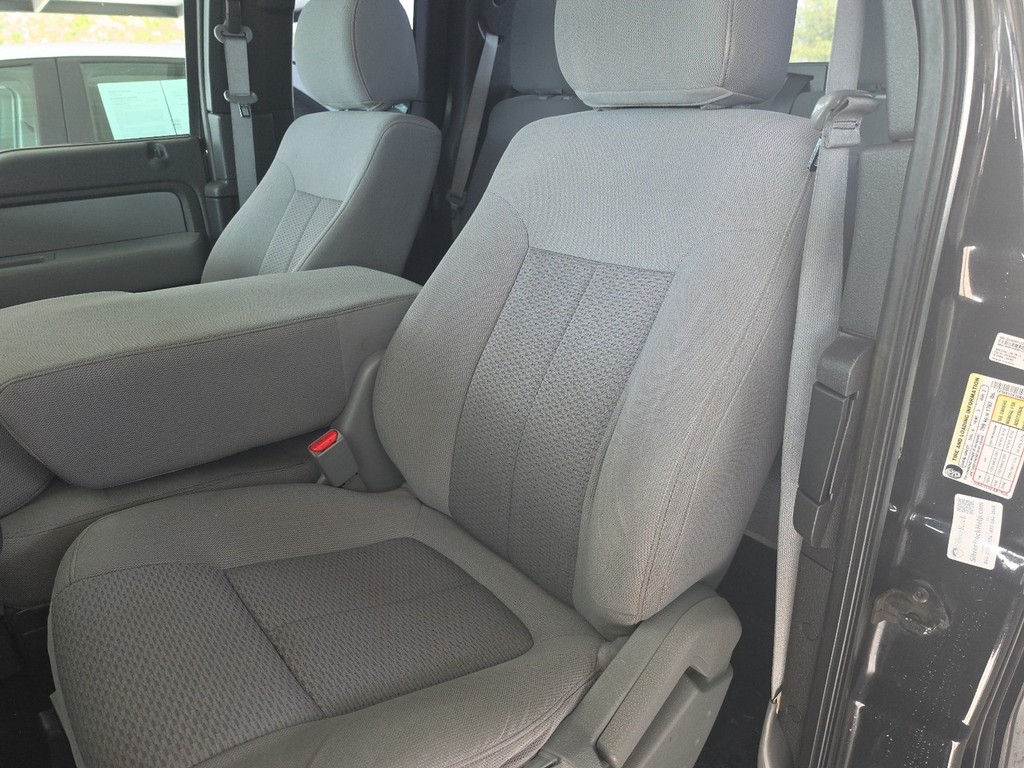 Ford F-150 Vehicle Full-screen Gallery Image 20