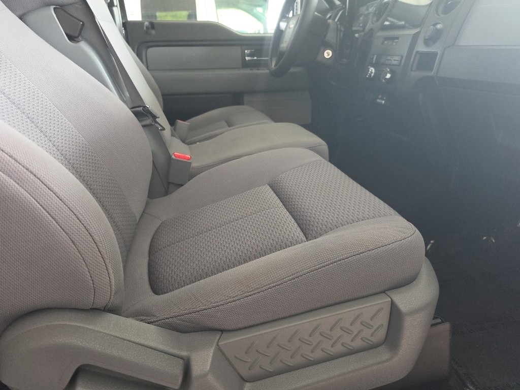 Ford F-150 Vehicle Full-screen Gallery Image 22