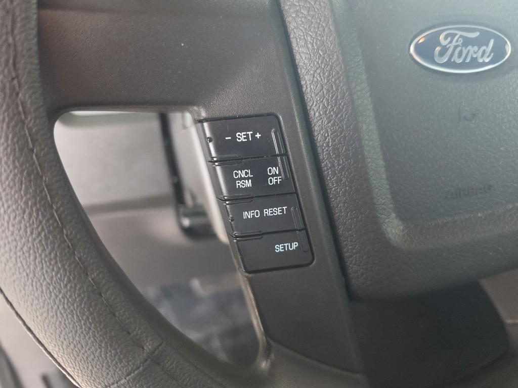 Ford F-150 Vehicle Full-screen Gallery Image 28