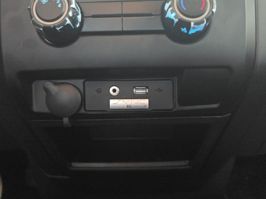 Ford F-150 Vehicle Full-screen Gallery Image 31