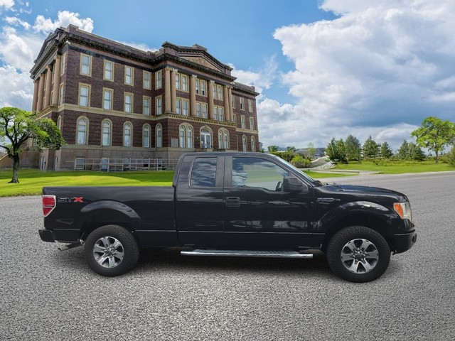 Ford F-150 Vehicle Full-screen Gallery Image 02