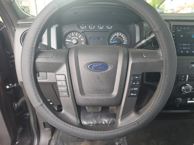 Ford F-150 Vehicle Full-screen Gallery Image 15