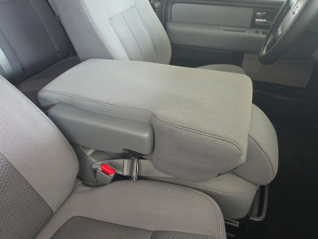 Ford F-150 Vehicle Full-screen Gallery Image 18