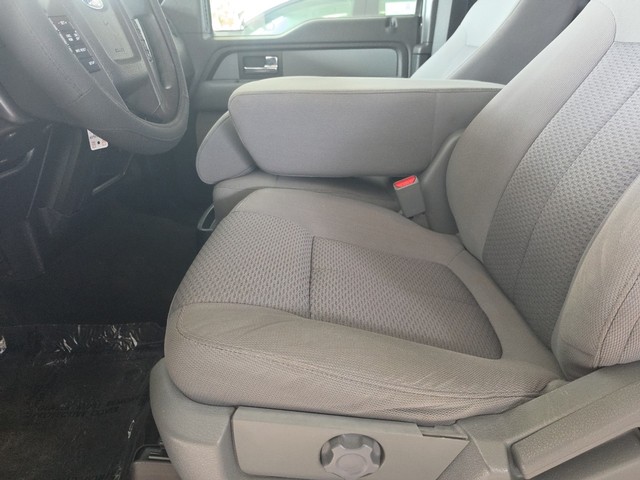 Ford F-150 Vehicle Full-screen Gallery Image 23