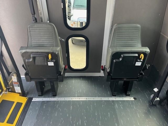 Diamond Coach VIP 2200PT Vehicle Image 17