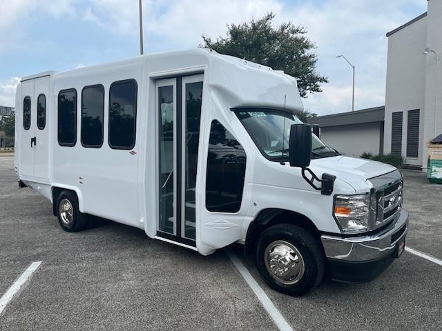 Diamond Coach VIP 2200PT Vehicle Image 02