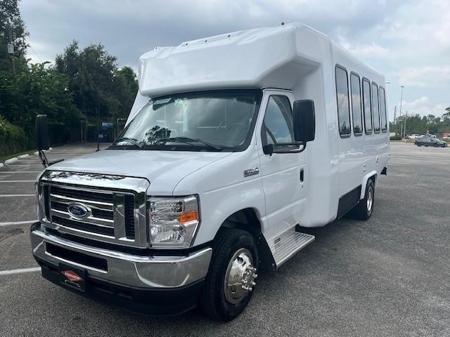 Diamond Coach VIP 2200PT Vehicle Image 08