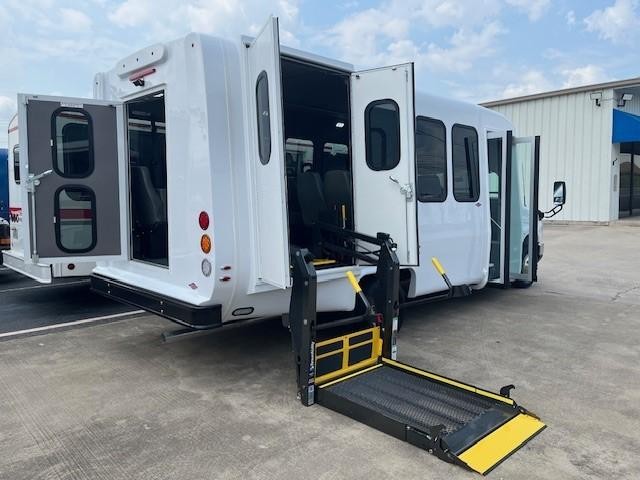 Diamond Coach VIP 2200PT Vehicle Image 10