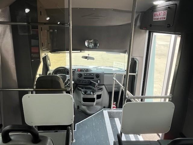 Diamond Coach VIP 2200PT Vehicle Image 25