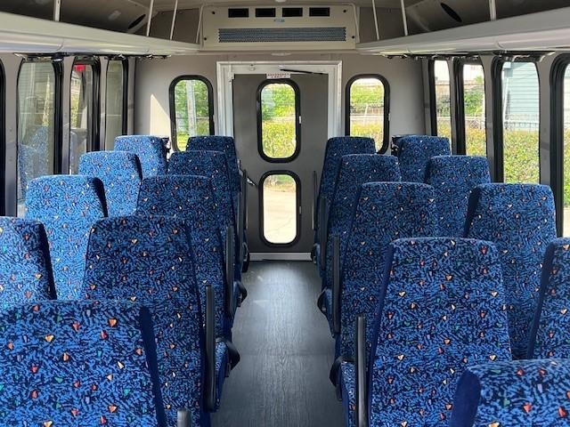 Diamond Coach VIP 2500 Vehicle Image 22